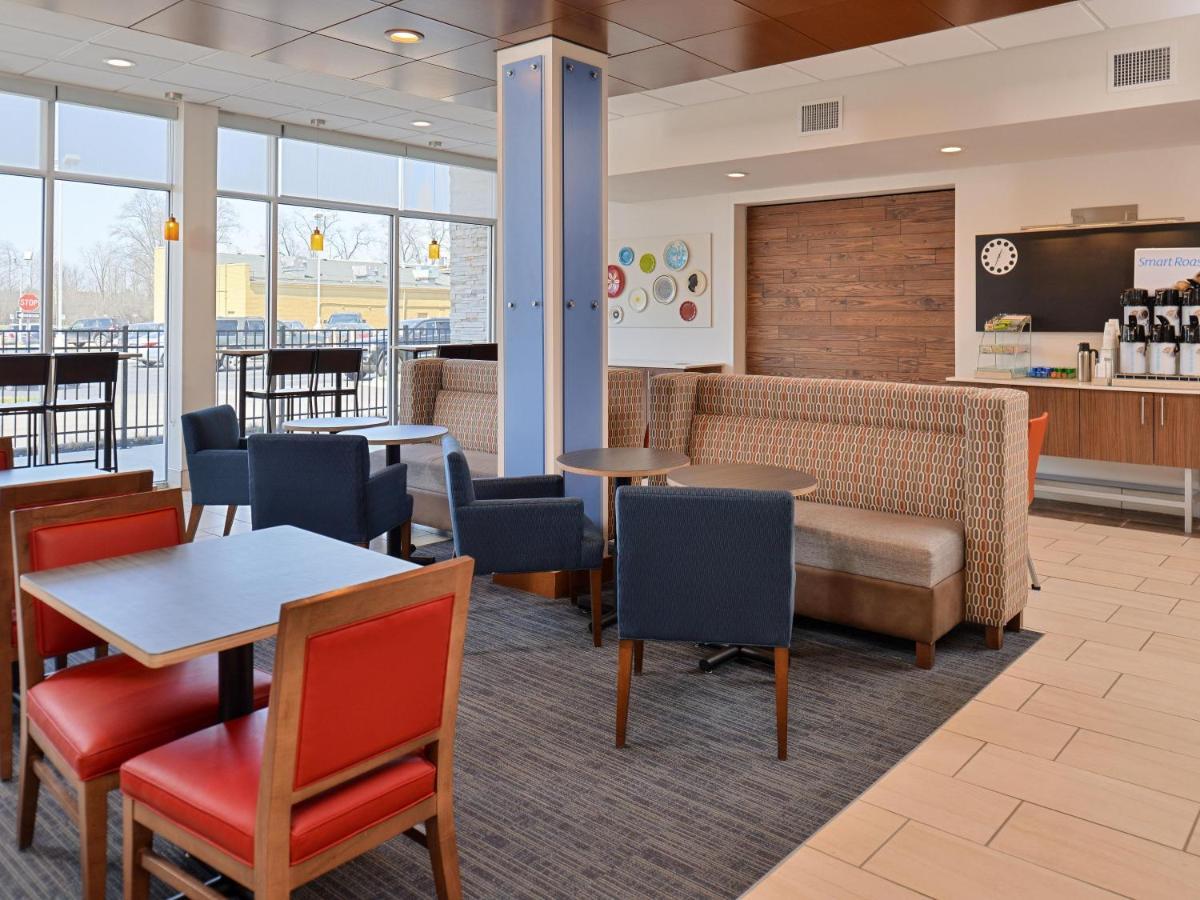 Holiday Inn Express & Suites - Brighton South - Us 23 By Ihg Zewnętrze zdjęcie